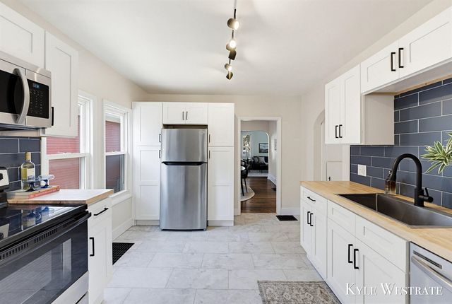 1526 Coit Avenue, Grand Rapids, MI 49505