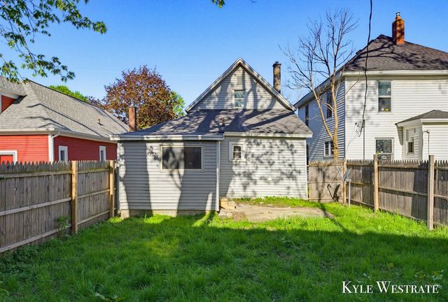 1526 Coit Avenue, Grand Rapids, MI 49505