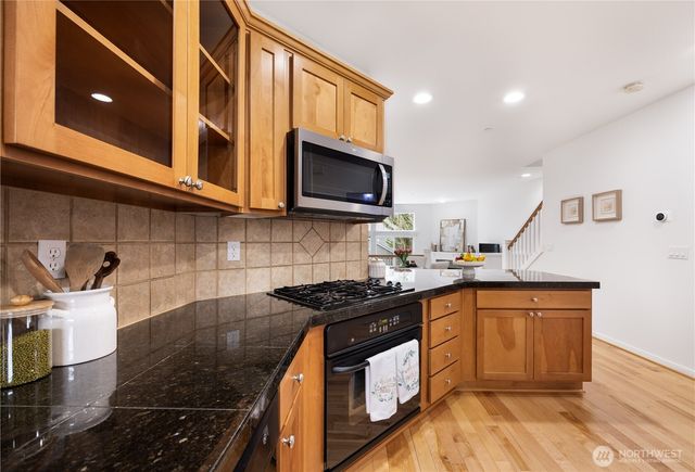 1947 NE Killian Lane, Issaquah, WA 98029