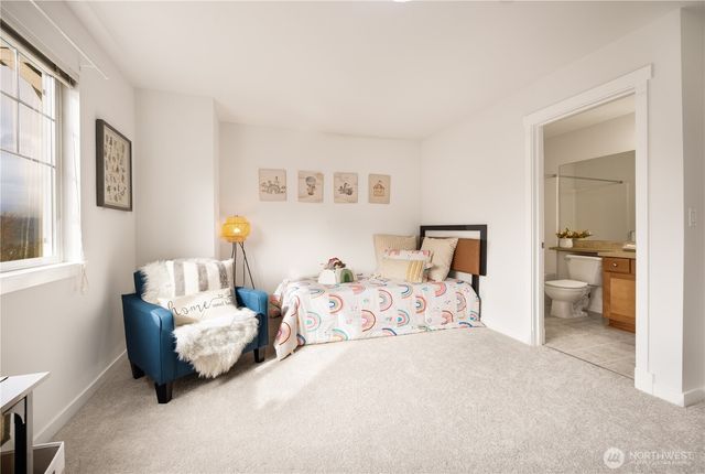1947 NE Killian Lane, Issaquah, WA 98029