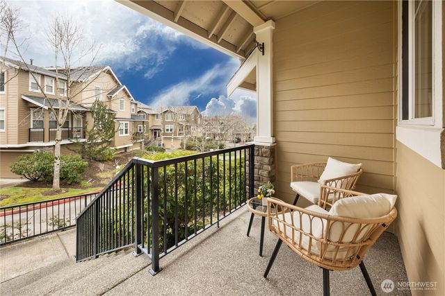1947 NE Killian Lane, Issaquah, WA 98029