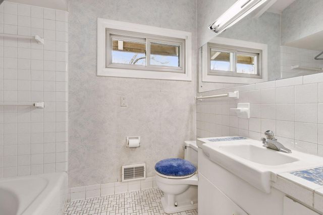 5217 Windsor Avenue, Edina, MN 55436