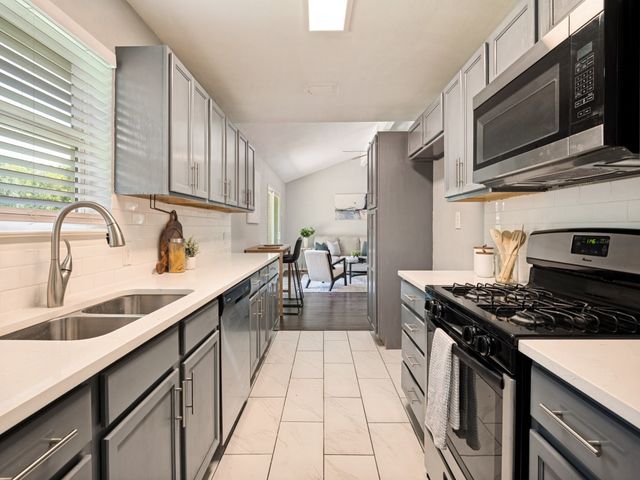 1405 Rambler Road, Arlington, TX 76014