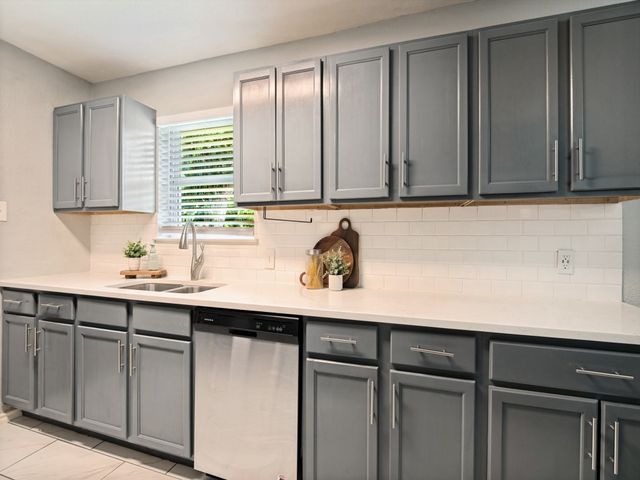 1405 Rambler Road, Arlington, TX 76014
