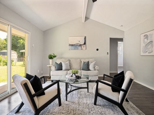 1405 Rambler Road, Arlington, TX 76014