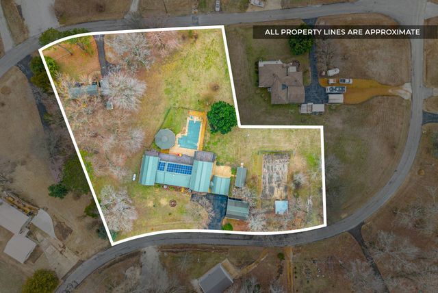 369 Holiday Acres Dr, Springville, TN 38256
