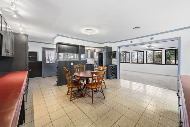 369 Holiday Acres Dr, Springville, TN 38256