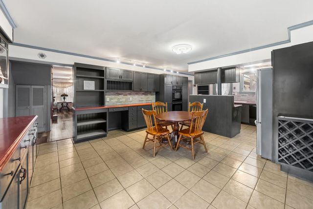 369 Holiday Acres Dr, Springville, TN 38256