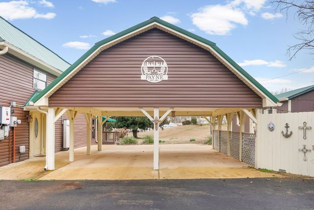 369 Holiday Acres Dr, Springville, TN 38256