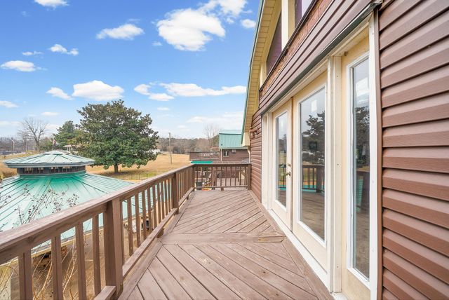 369 Holiday Acres Dr, Springville, TN 38256