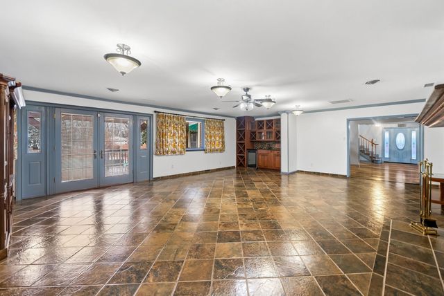 369 Holiday Acres Dr, Springville, TN 38256