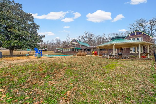 369 Holiday Acres Dr, Springville, TN 38256