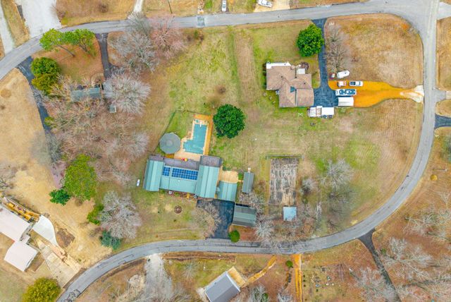 369 Holiday Acres Dr, Springville, TN 38256