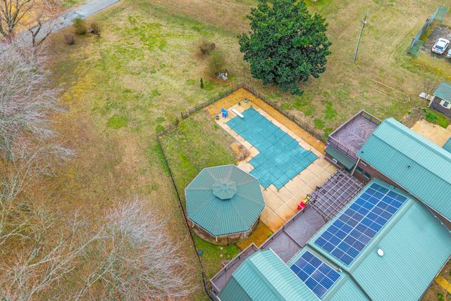 369 Holiday Acres Dr, Springville, TN 38256