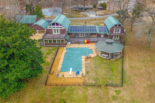 369 Holiday Acres Dr, Springville, TN 38256