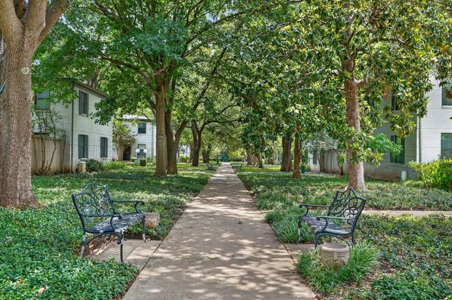4926 Lahoma Street, Dallas, TX 75235