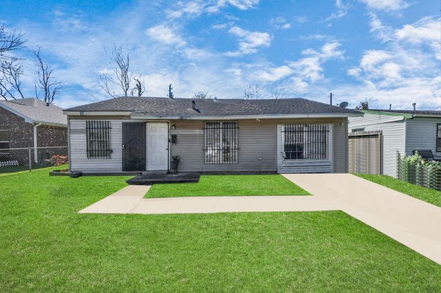 4926 Van Fleet Street, Houston, TX 77033