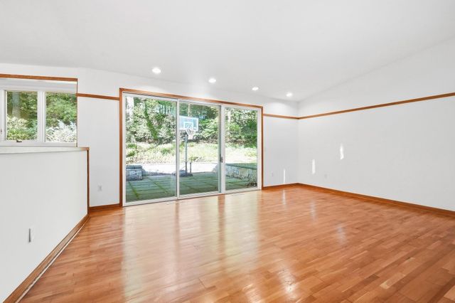 30 Peacock Farm Rd, Lexington, MA 02421