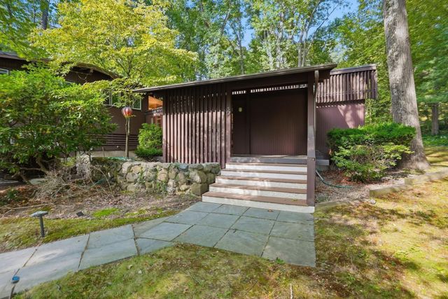 30 Peacock Farm Rd, Lexington, MA 02421