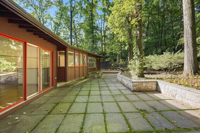 30 Peacock Farm Rd, Lexington, MA 02421