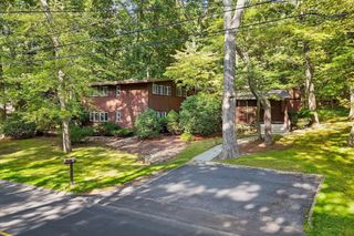 30 Peacock Farm Rd, Lexington, MA 02421