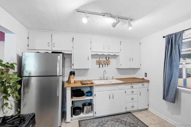 195 Perry Street, Denver, CO 80219