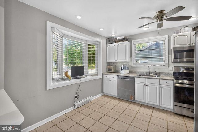 103 KENWOOD DR, Cherry Hill, NJ 08034