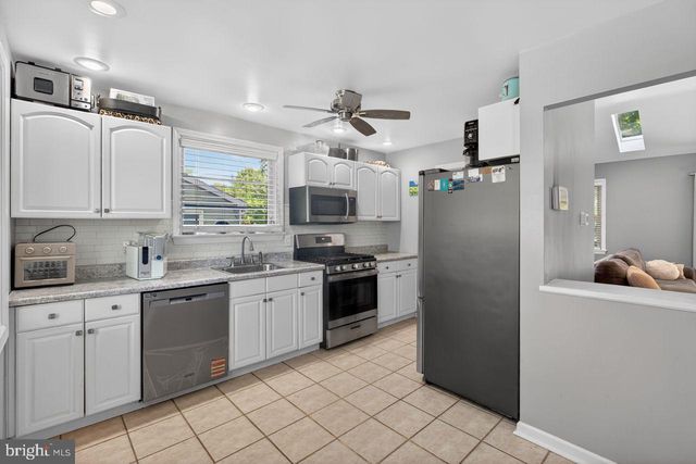 103 KENWOOD DR, Cherry Hill, NJ 08034