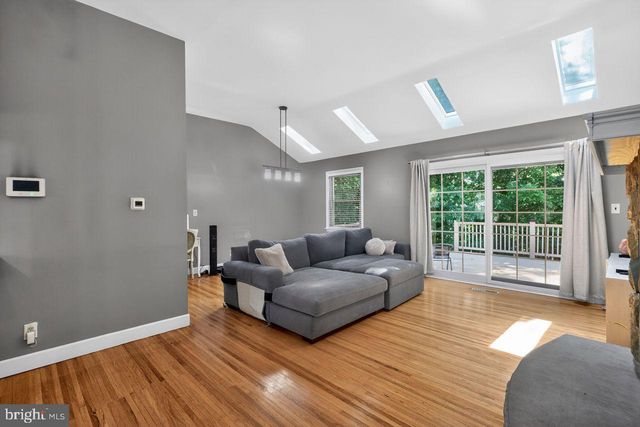103 KENWOOD DR, Cherry Hill, NJ 08034