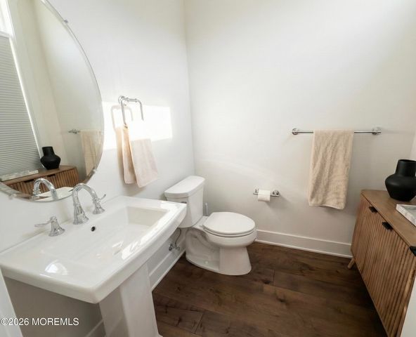 2 Valiant Court, Middletown, NJ 07748