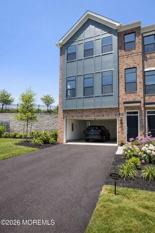 2 Valiant Court, Middletown, NJ 07748