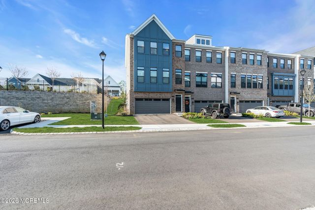 2 Valiant Court, Middletown, NJ 07748