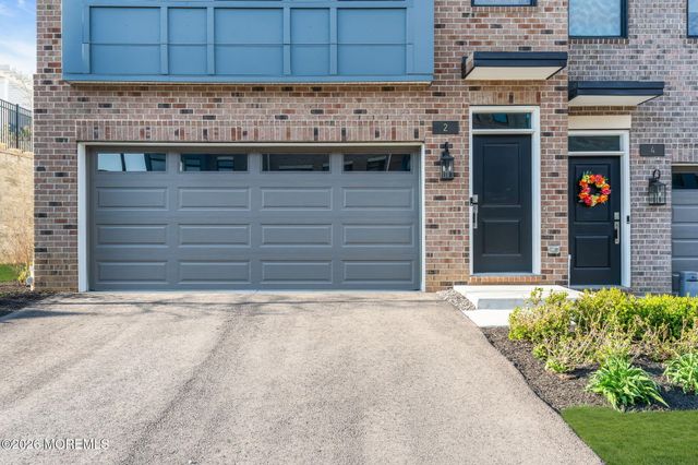 2 Valiant Court, Middletown, NJ 07748