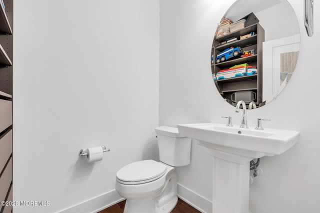 2 Valiant Court, Middletown, NJ 07748