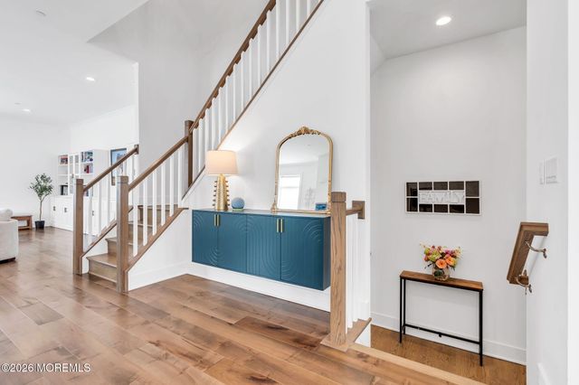 2 Valiant Court, Middletown, NJ 07748