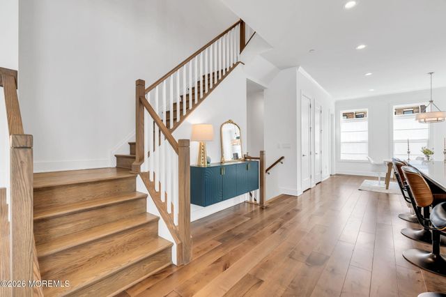 2 Valiant Court, Middletown, NJ 07748