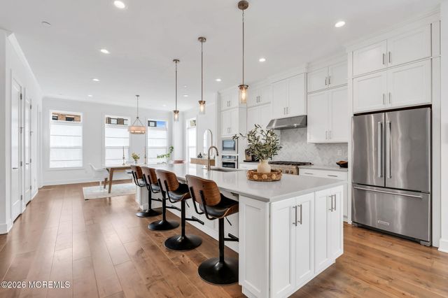2 Valiant Court, Middletown, NJ 07748