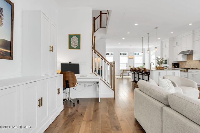 2 Valiant Court, Middletown, NJ 07748