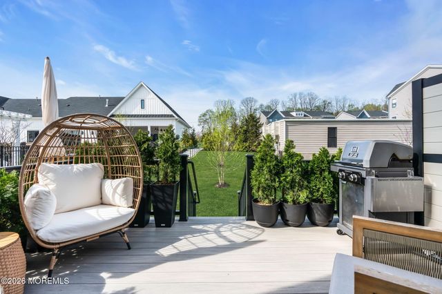2 Valiant Court, Middletown, NJ 07748