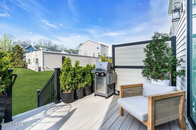2 Valiant Court, Middletown, NJ 07748