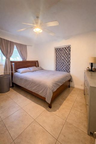 5724 Mckinley St, Hollywood, FL 33021