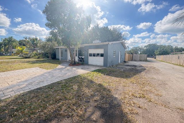 5724 Mckinley St, Hollywood, FL 33021