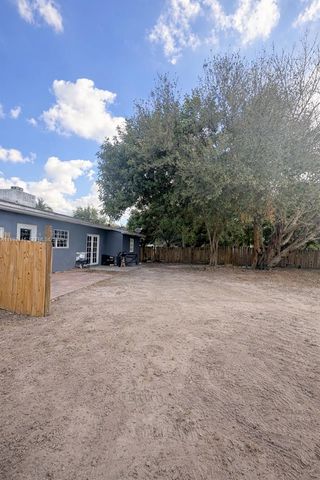 5724 Mckinley St, Hollywood, FL 33021