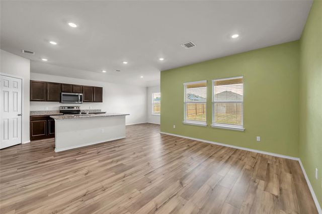 144 Willers RD, Jarrell, TX 76537