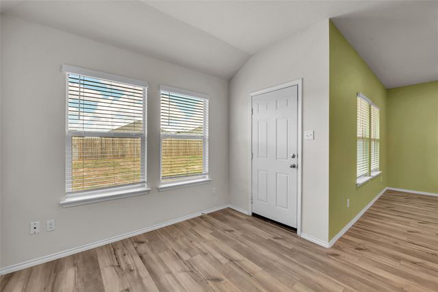 144 Willers RD, Jarrell, TX 76537