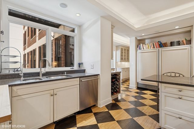 232 E Walton Place 4E, Chicago, IL 60611