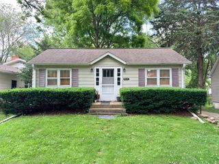 1025 Kendall Street, Geneva, IL 60134