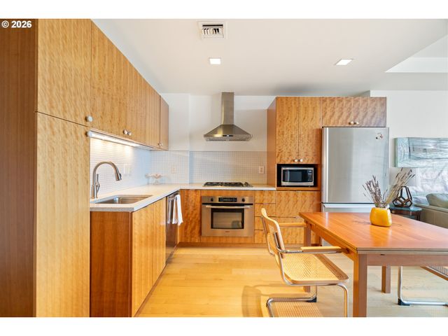 3570 S RIVER Pkwy 1305, Portland, OR 97239