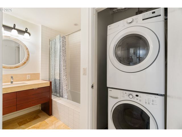 3570 S RIVER Pkwy 1305, Portland, OR 97239