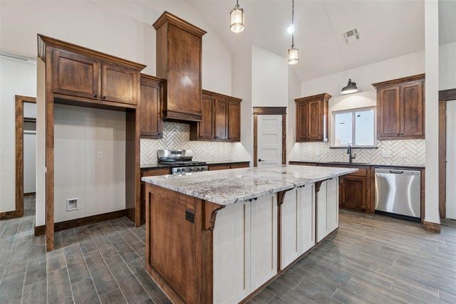 12201 Bighorn Ln, Elgin, OK 73538